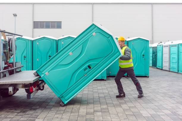 Best Porta potty delivery and setup  in Versailles, MO