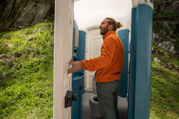 Best Portable restroom trailer rental  in Versailles, MO